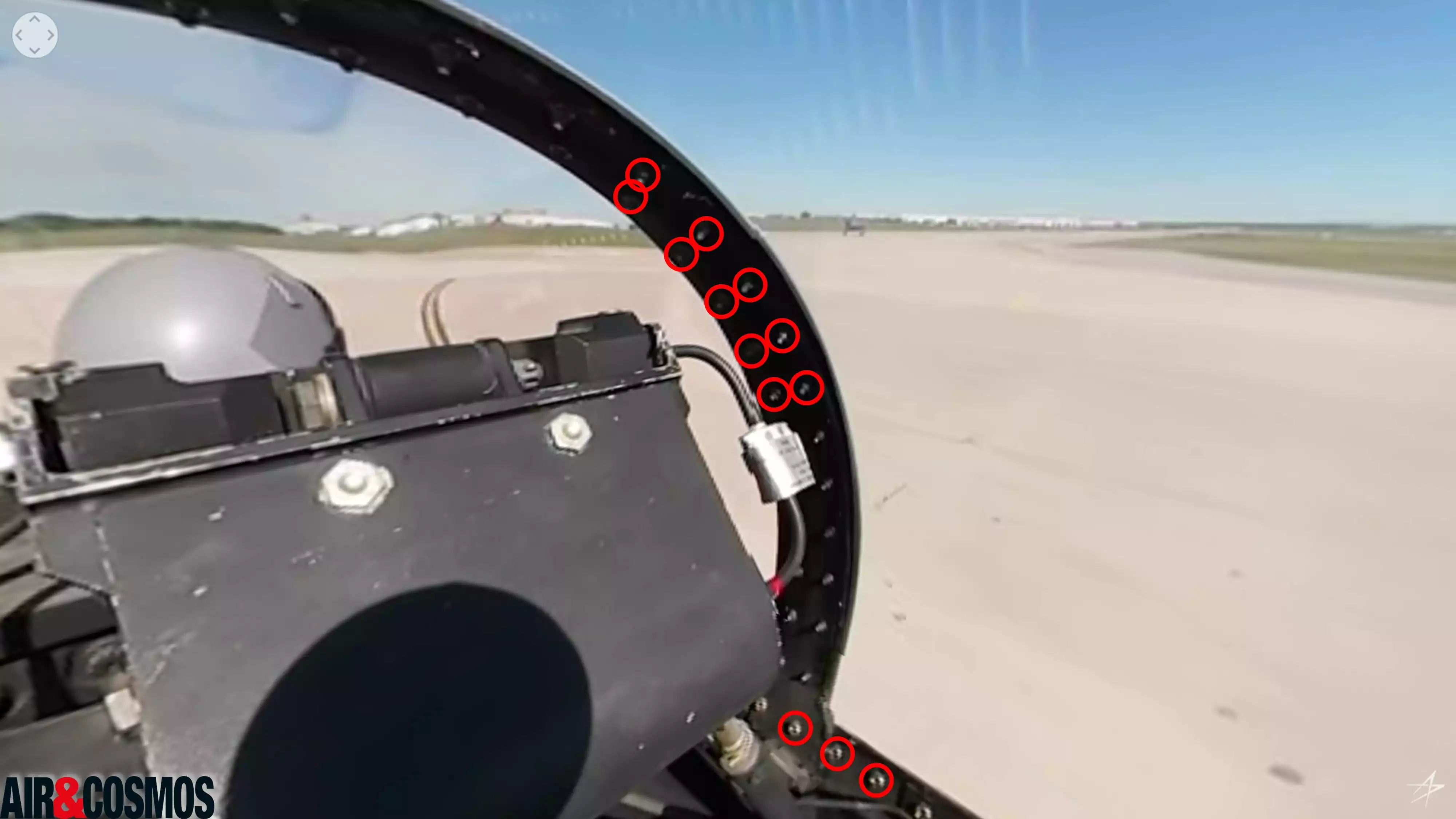 La verrière de ce Fighting Falcon est semblable à la verrière visible dans la vidéo de la Force aérienne ukrainienne.