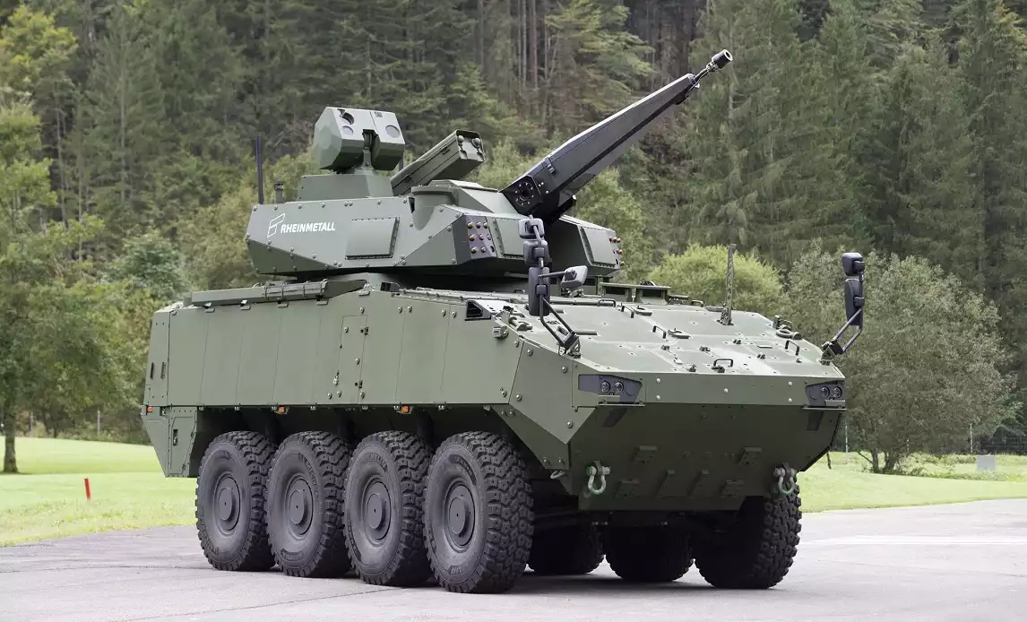 Prototype du futur système antiaérien mobile courte portée danois _ tourelle de Skyranger 30 (avec Mistral 3) sur un châssis de Piranha V.