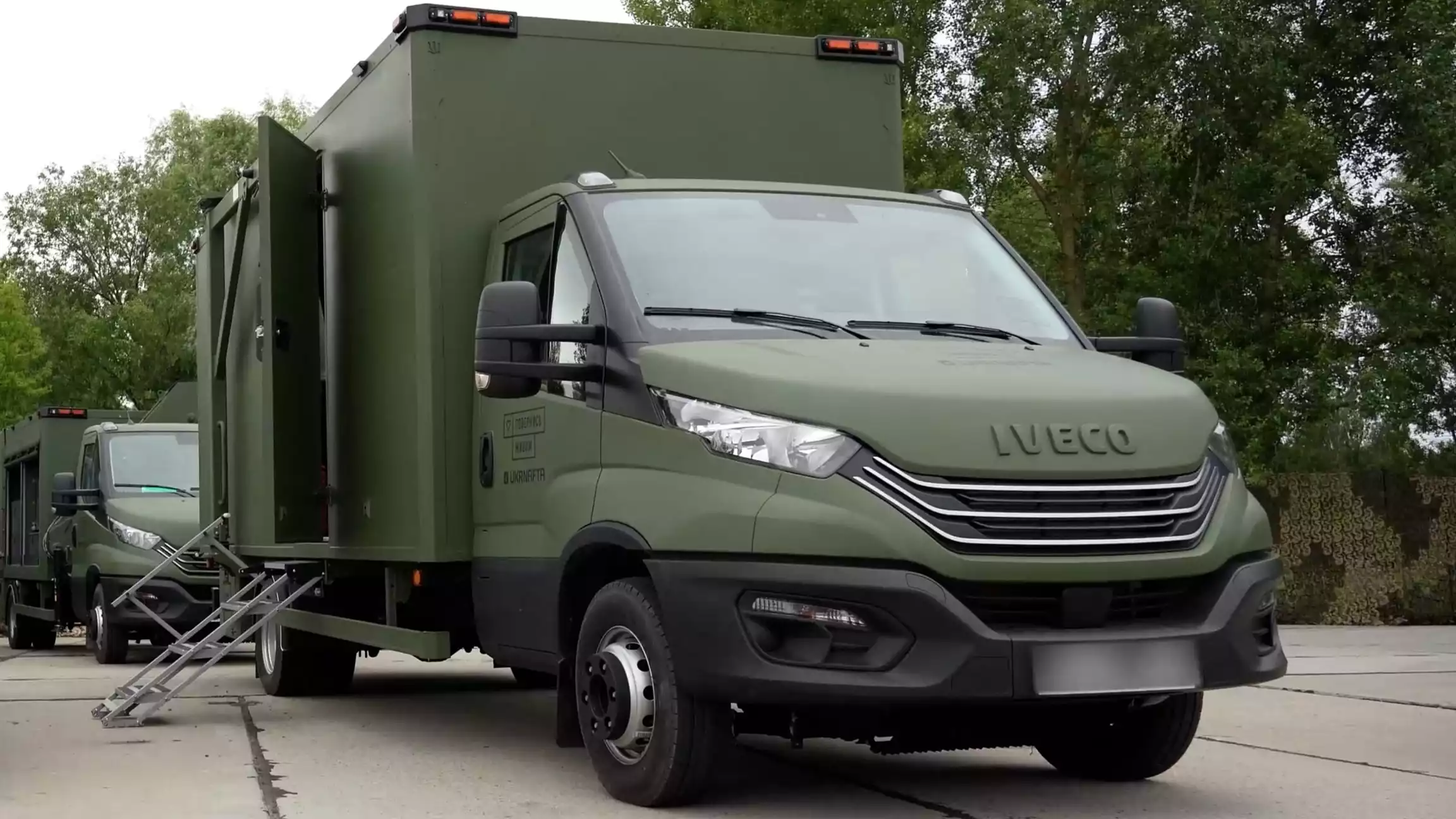 Iveco Daily modifié en atelier mobile au profit des F-16AM ukrainiens.