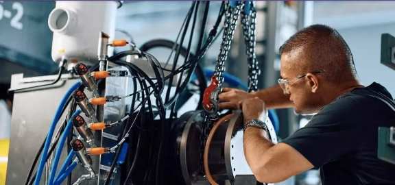 Collins avance sur le turboréacteur hybride SWITCH