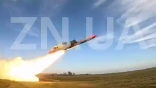 L'Ukraine donne des infos sur son nouveau missile Flamingo : 1 missile produit chaque jour, 1,150 tonne d'explosif, précision de 14 mètres,...