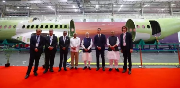 Tata Advanced Systems et Airbus inaugurent la ligne d'assemblage final du C295 à Vadodara, en Inde