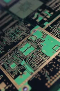 Protecno accompagne les grands donneurs d’ordres dans la miniaturisation hyperfréquence