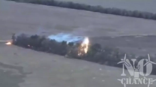 L'Ukraine tapisse une tranchée russe de thermite à l'aide d'un drone : température supérieure à 2000 °C !