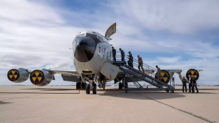 Un très rare avion "renifleur nucléaire" WC-135R Constant Phoenix a survolé la France