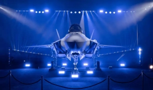 Le premier F-35A finlandais a fait sa sortie d'usine