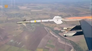 Premières images de F-16 biplace en Ukraine : destruction en vidéo de missiles russes depuis le cockpit