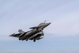 Dissuasion nucléaire française : tout premier tir d'un missile ASMPA-R par un Rafale de la Marine nationale