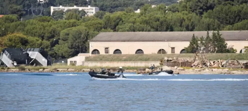 Comment la marine renforce la protection défense du port de Toulon