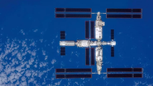 Station spatiale chinoise : un vaisseau heurté en pleine relève