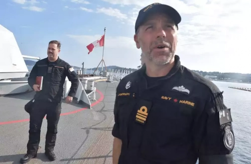 Le Saint-John, une frégate très « aéro » en escale à Toulon