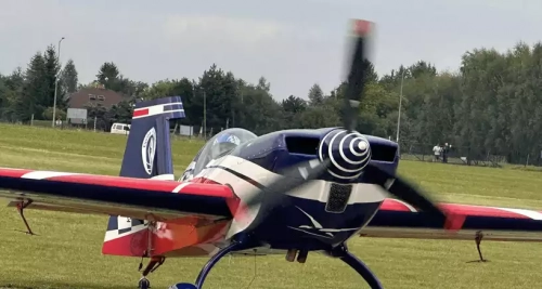 Un aviateur français double champion du monde de voltige aérienne