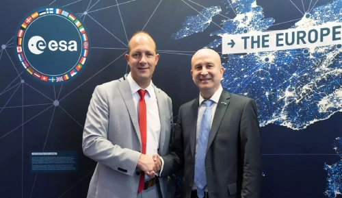 L'ESA signe pour le nanosatellite de météorologie d'Hemeria