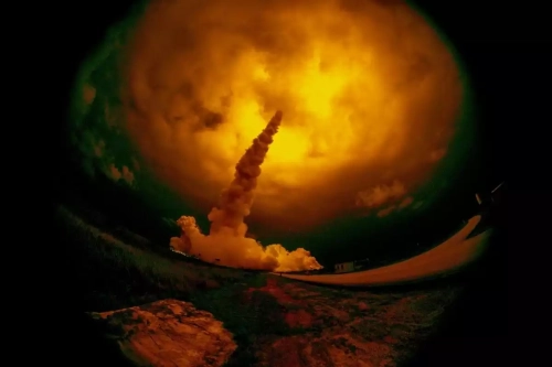 Ariane 6 illumine la nuit guyanaise