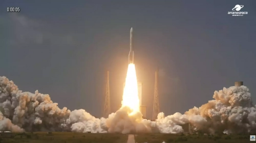 Premier vol réussi pour Ariane 6 en version lourde