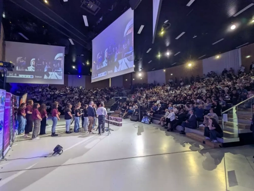 Contact radioamateur avec Sophie Adenot